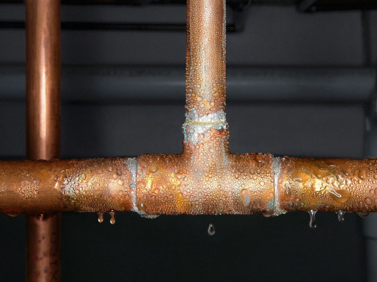 Pipe insulation for condensation on cold piping